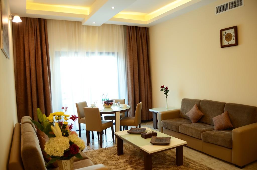 Arcadia Hotel Suites Шарджа Екстер'єр фото