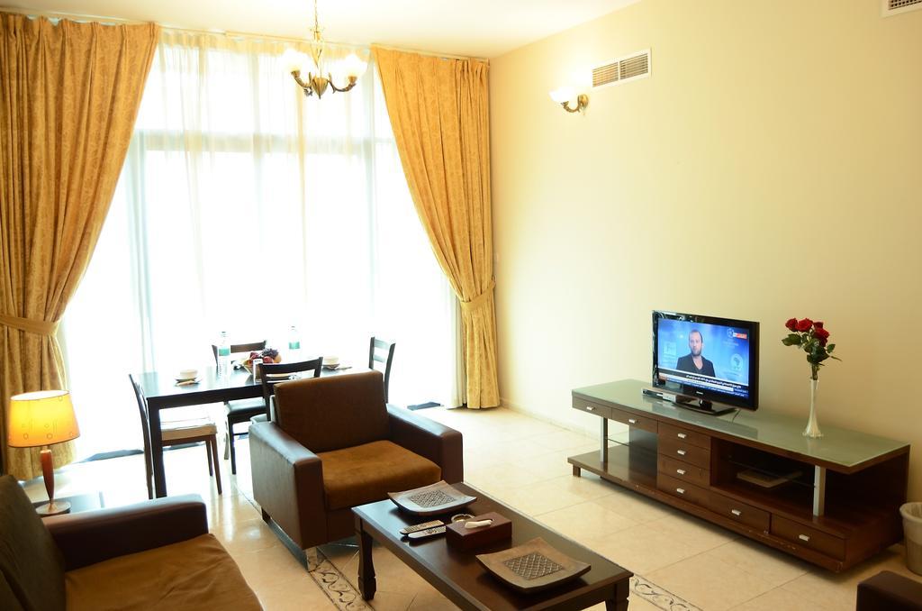 Arcadia Hotel Suites Шарджа Екстер'єр фото