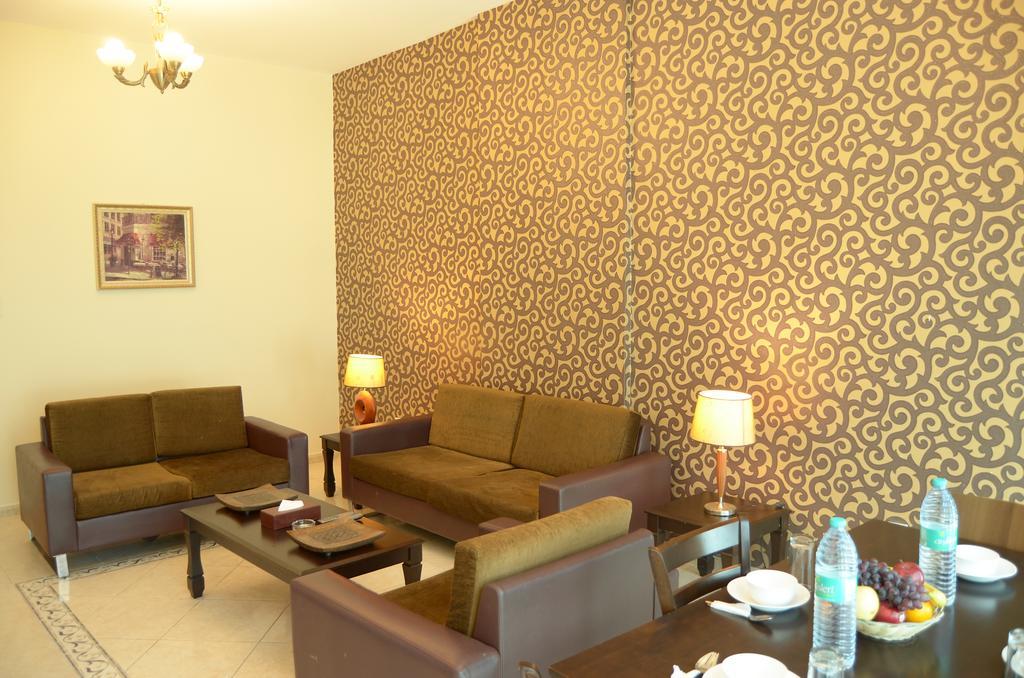 Arcadia Hotel Suites Шарджа Екстер'єр фото